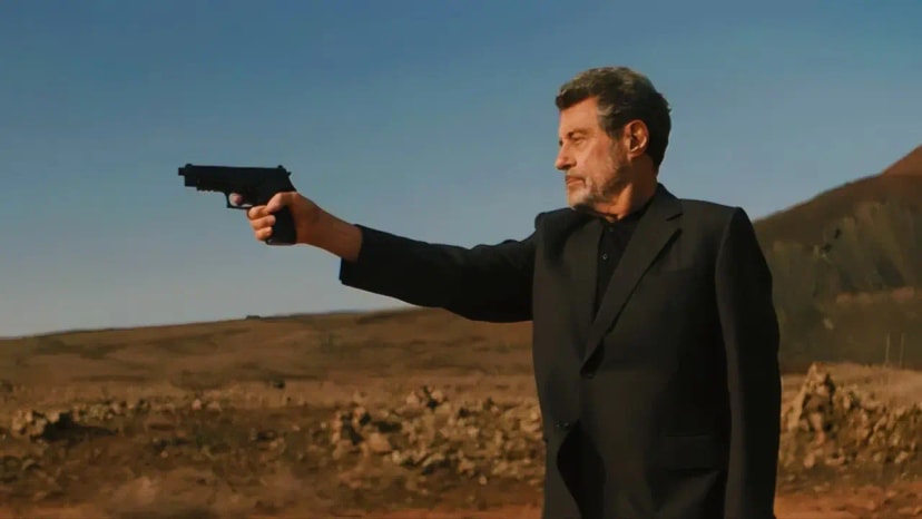 نقد و بررسی فیلم American star 2024 | آدمی که جامعه از ما میسازه